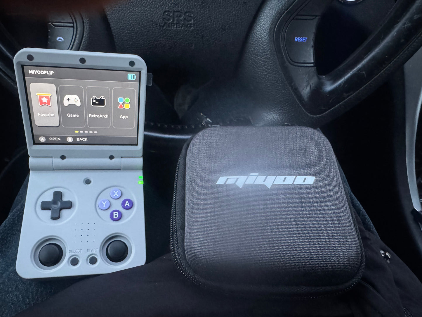 Miyoo Flip - Portable Video Game Console + Case (Grey) v2 - Miyoo Mini Plus AU